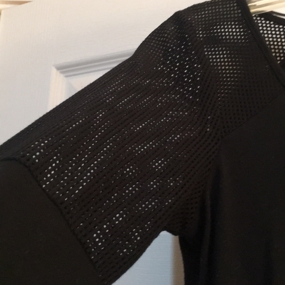 Women’s Volcom 3/4 Sleeve Top - Picture 2 of 8